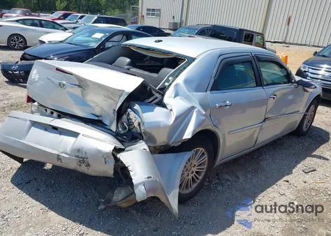 2010 Chrysler 300 Touring/Signature Series/Executive Series from USA, damaged, VIN 2C3CA5CV5AH276335